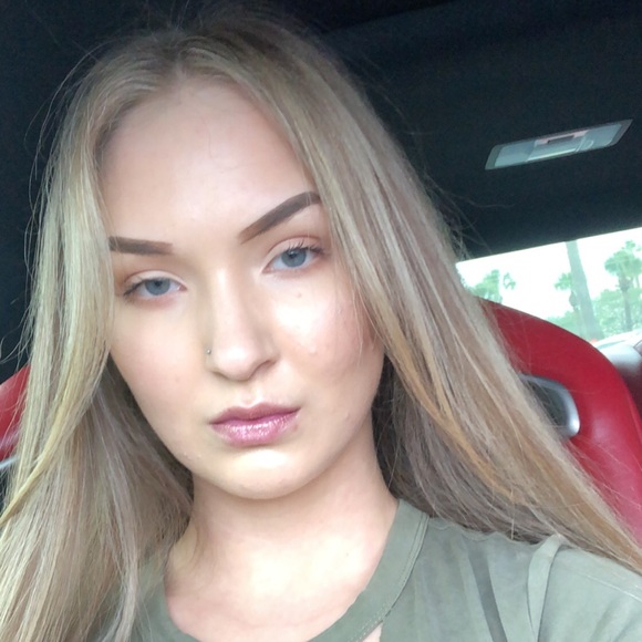 Meet your Posher, Kenda - Picture 1 of 1